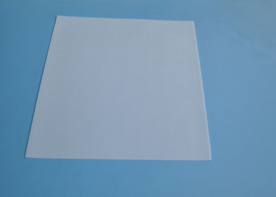 अच्छी कीमत एसिड प्रतिरोध के साथ सफेद या पीला 300Mesh पॉलिएस्टर बोल्टिंग कपड़ा ऑनलाइन