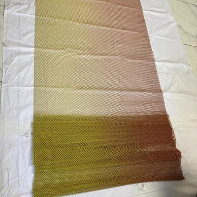 अच्छी कीमत एल्यूमिनियम चेन पर्दा सजावटी ड्रेपर फैब्रिक वायर मेष कुंडल मेष छत परदा ऑनलाइन