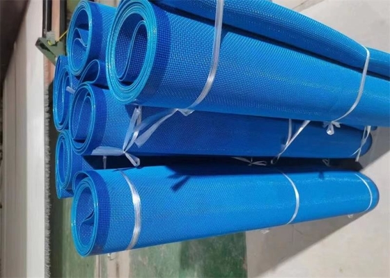 अच्छी कीमत प्रतिरोधी मोनोफिलामेंट पॉलिएस्टर मेष बेल्ट सादा बुनाई 940N/Cm-1200N/Cm पहनें ऑनलाइन