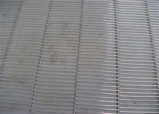 खाद्य कन्वेयर के लिए संतुलित स्टेनलेस स्टील धातु के तार जाल कन्वेयर बेल्ट