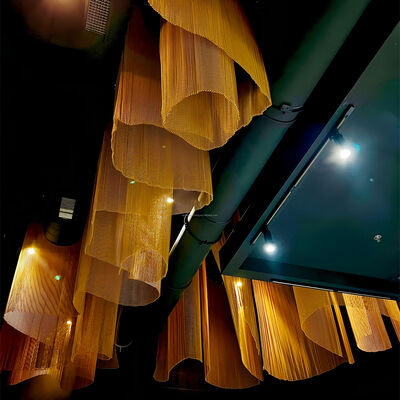 अच्छी कीमत एल्यूमिनियम छत पर्दा विभिन्न रंग चेन मेल वायर मेष नेट सजावटी चेन लिंक मेष परदा ऑनलाइन